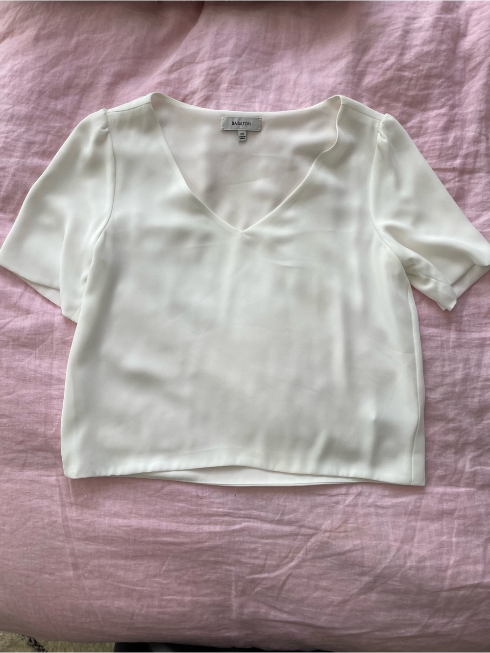 Babaton Cream V-Neck Short Sleeve Blouse